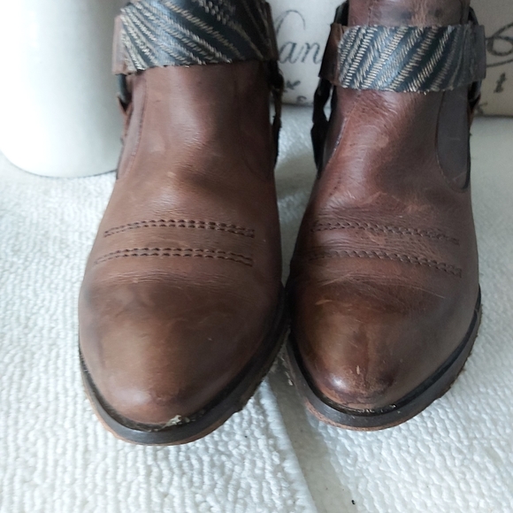 Rare U roads soft slouch leather western riding boots recycled tire like new - Picture 6 of 16